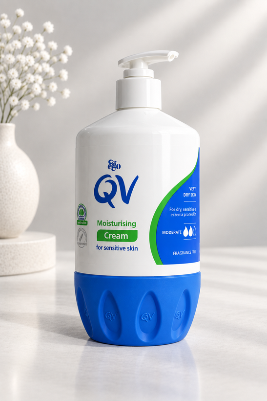 کرم مرطوبکننده کیووی مناسب پوستهای خشک و حساس (پمپی) وزن ۵۰۰ گرم